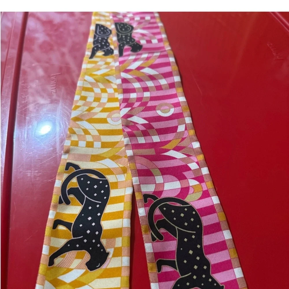 Cartier Panthere Scarf beautiful design New Never Worn Cartier London